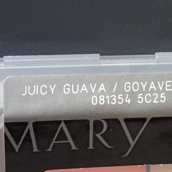 Mary Kay Mineral Cheek Color Duo Juicy Guava - Picture 2 of 3